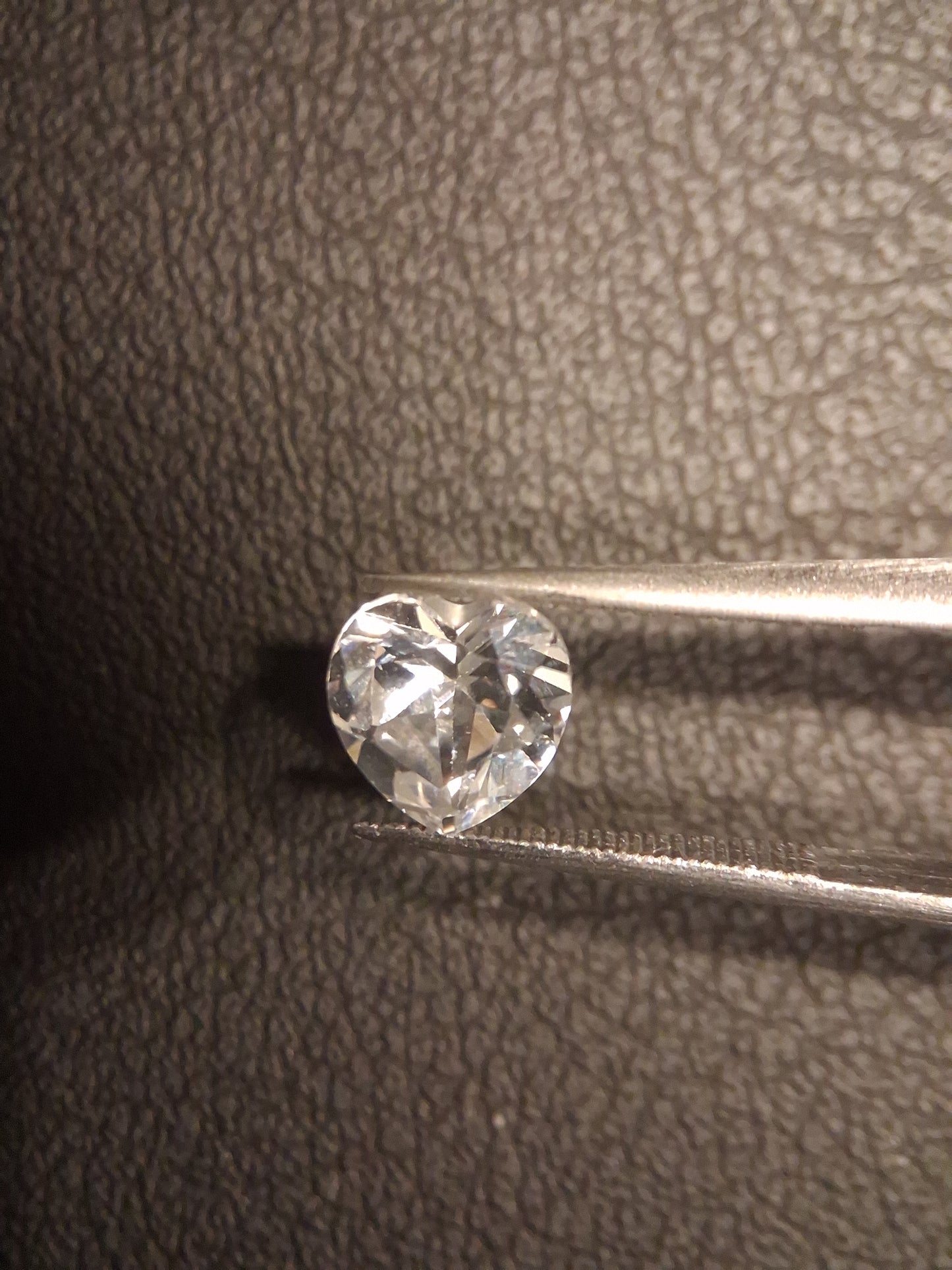 Natural White Topaz - heart faceted - 1.735 ct
