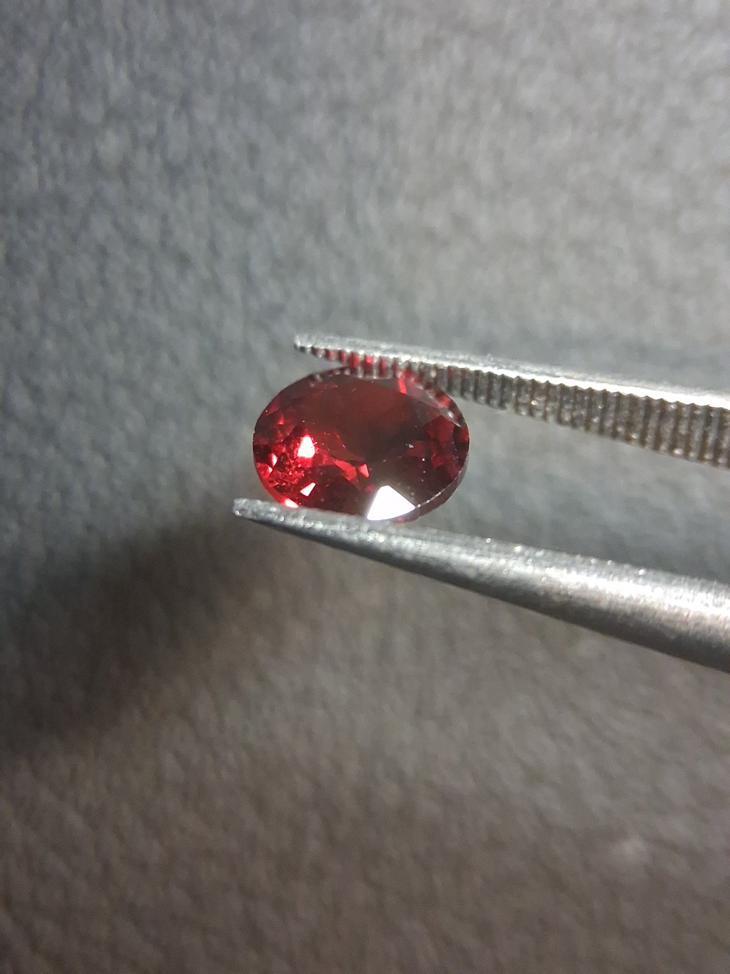 Natural Garnet - Rhodolite - 1.020 ct - round faceted - red gemstone