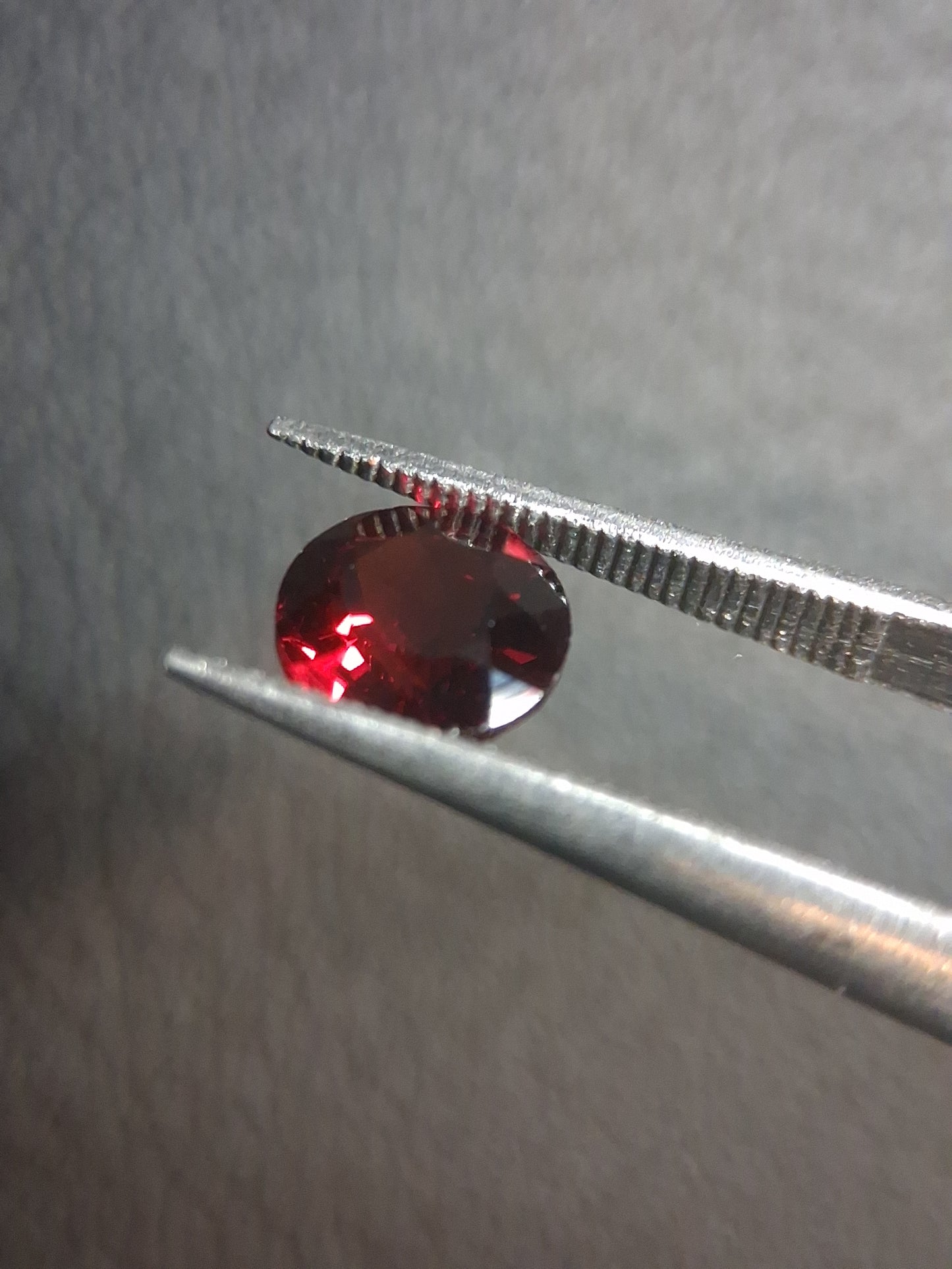 Grenat Naturel - Rhodolite - 1,006 ct - facetté rond - gemme rouge