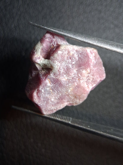 Natural Rough Ruby - 22.820 ct - natural ruby - heated