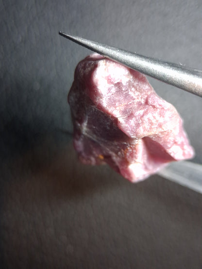Natural Rough Ruby - 22.820 ct - natural ruby - heated