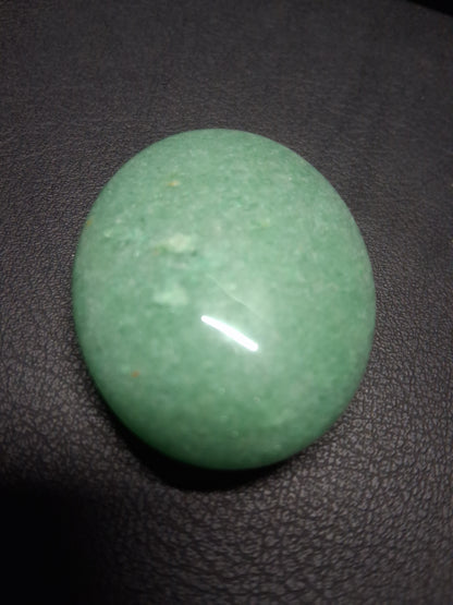 Pietra di Avventurina Verde Naturale Levigata – Cristallo Ovale Lucidato Tascabile – 166,600 ct