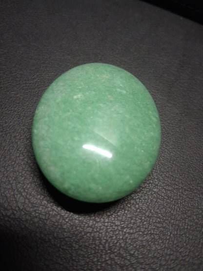 Pietra di Avventurina Verde Naturale Levigata – Cristallo Ovale Lucidato Tascabile – 166,600 ct