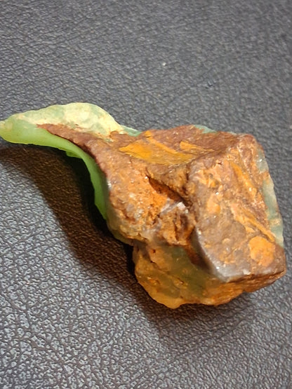 Chrysoprase naturelle brute d'Afrique – 110,31 ct – Spécimen de taille et de collection