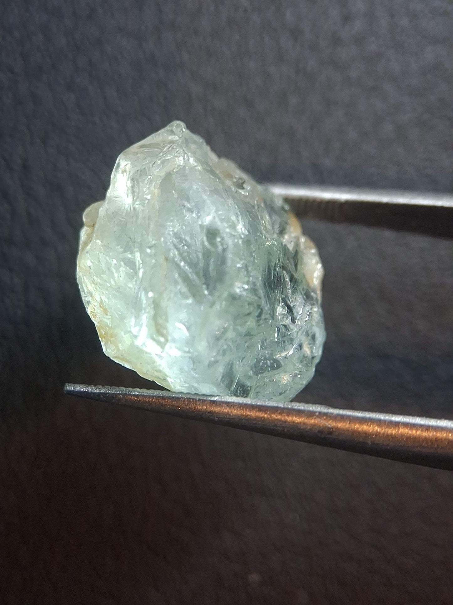 Béryl vert bleuté naturel - 11,40 ct - Béryl brut de qualité facettable du Mozambique