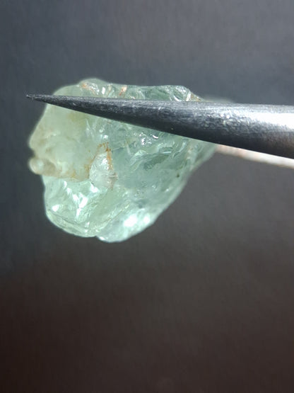 Béryl vert bleuté naturel - 11,40 ct - Béryl brut de qualité facettable du Mozambique