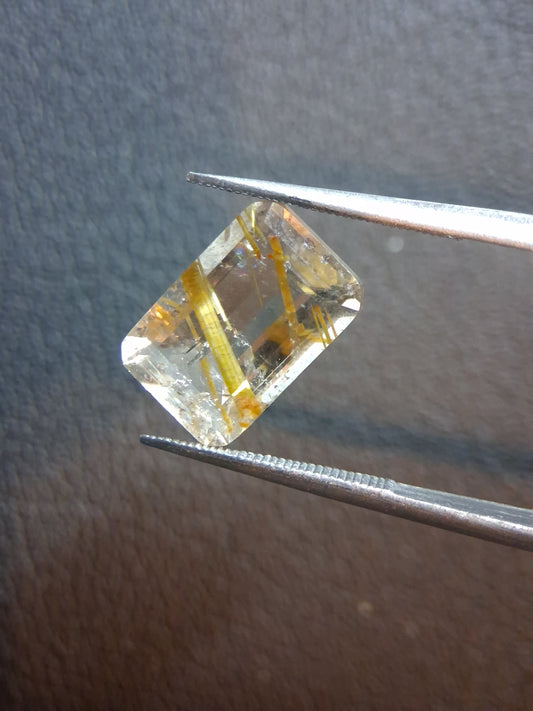 Quartz rutile doré naturel – Pierre gemme octogonale de 3,720 ct – 11,9 × 7,9 mm