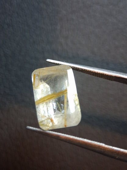 Quartz rutile doré naturel – Pierre gemme octogonale de 3,855 ct – 11,9 × 7,8 mm