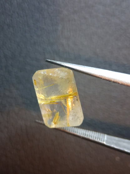 Quartz rutile doré naturel – Pierre gemme octogonale de 3,855 ct – 11,9 × 7,8 mm