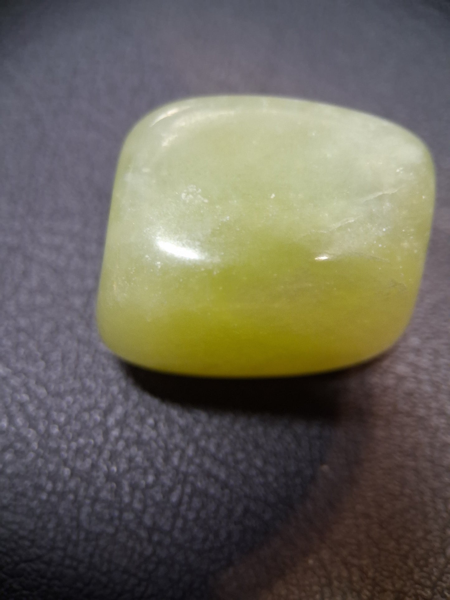 Natural Green Xiuyan Jade Pocket Stone 25.1 × 19.0 × 18.0 mm – Polished Crystal for Meditation, Healing & Daily Carry