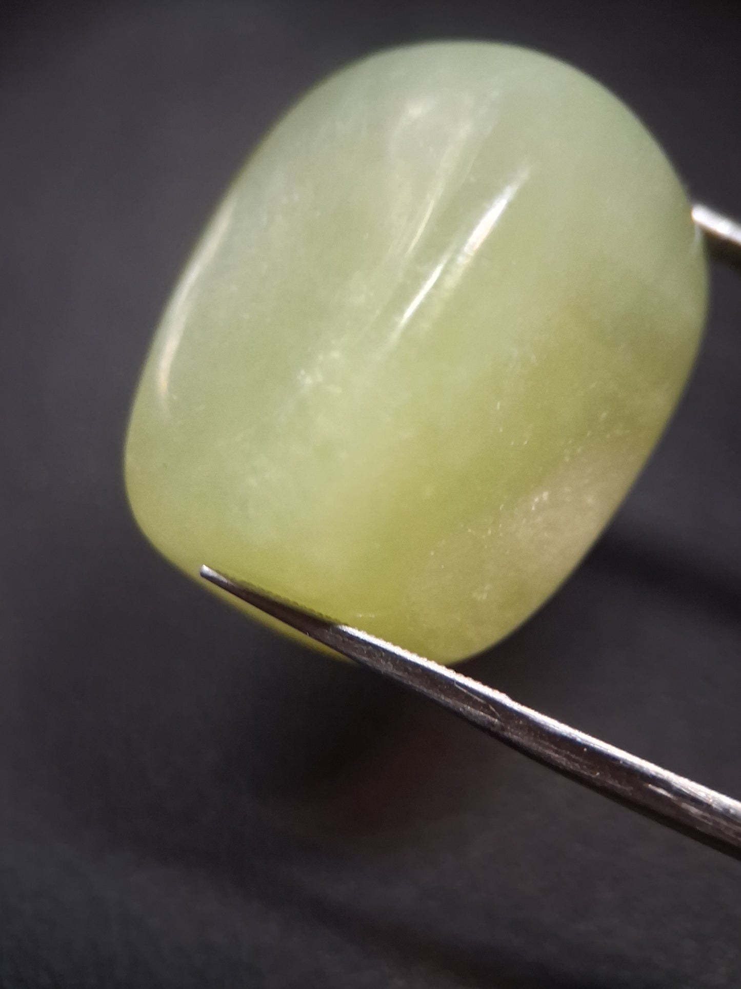 Natural Green Xiuyan Jade Pocket Stone 25.1 × 19.0 × 18.0 mm – Polished Crystal for Meditation, Healing & Daily Carry