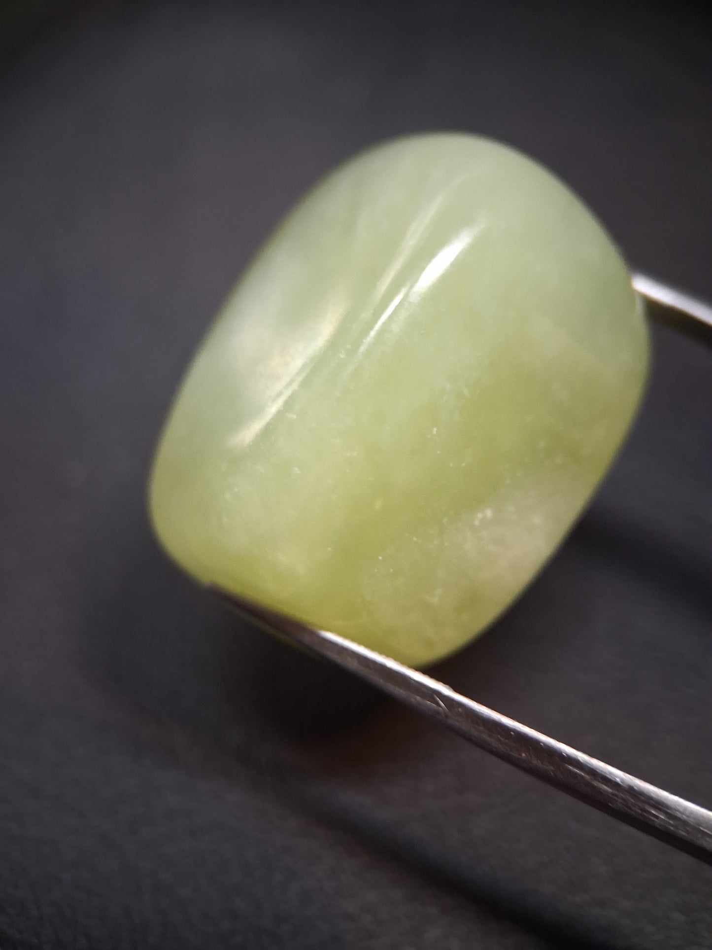 Natural Green Xiuyan Jade Pocket Stone 25.1 × 19.0 × 18.0 mm – Polished Crystal for Meditation, Healing & Daily Carry