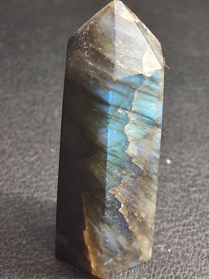 Labradorite tower - natural labradorite - 4.3 cm - hexagon tower