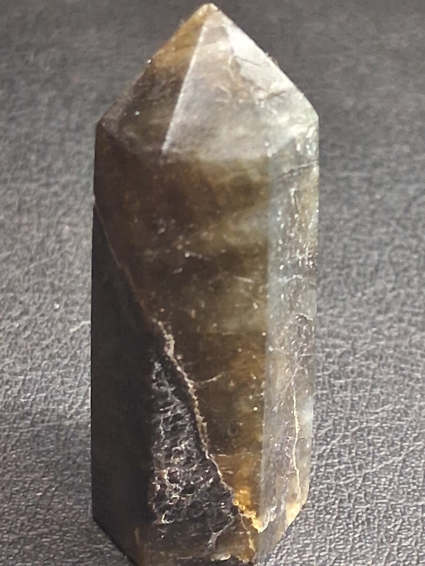 Labradorite tower - natural labradorite - 4.3 cm - hexagon tower