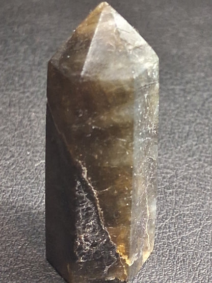Labradorite tower - natural labradorite - 4.3 cm - hexagon tower