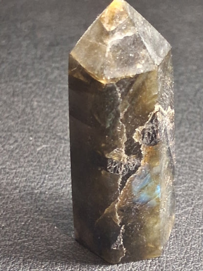Labradorite tower - natural labradorite - 4.3 cm - hexagon tower