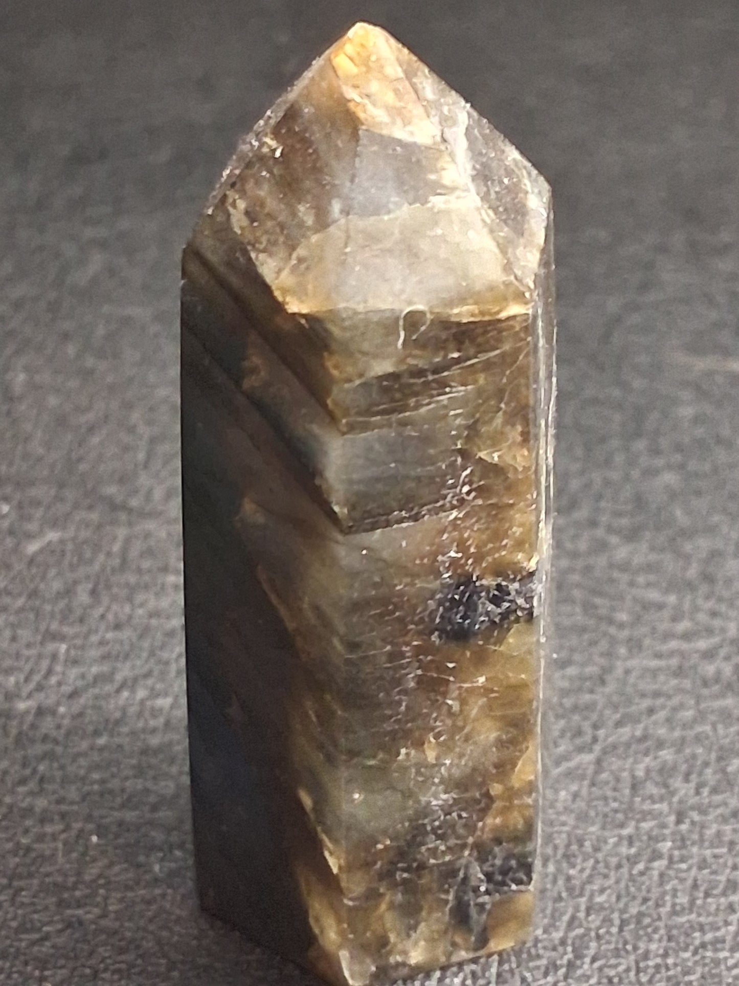 Labradorite tower - natural labradorite - 4.3 cm - hexagon tower