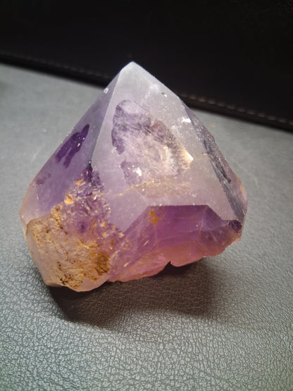Rough amethyst - Amethyst Crystal Point - 4.5 x 4.5 cm