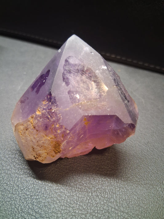 Rough amethyst - Amethyst Crystal Point - 4.5 x 4.5 cm