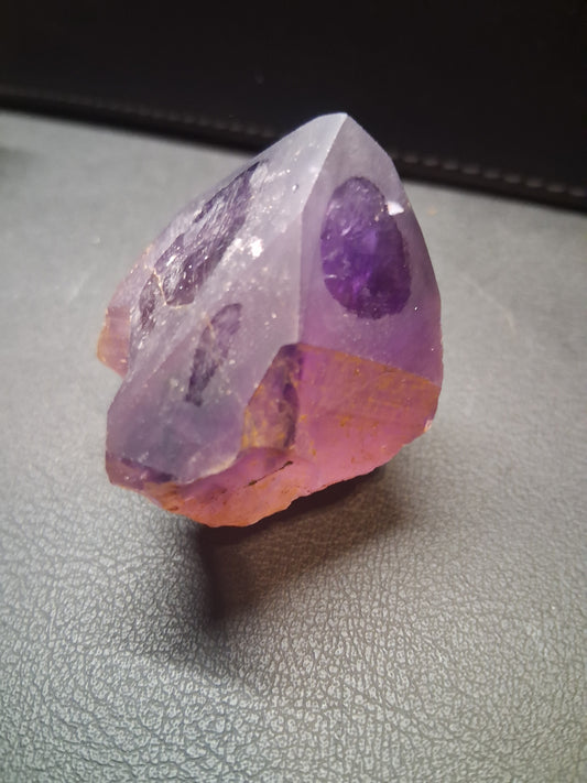 Rough amethyst - Amethyst Crystal Point - 4.5 x 4.5 cm