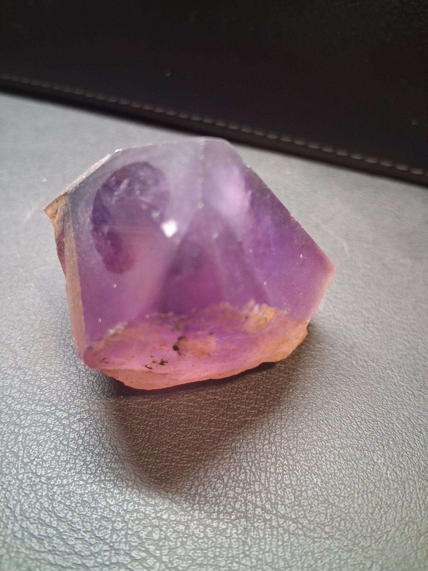 Rough amethyst - Amethyst Crystal Point - 4.5 x 4.5 cm
