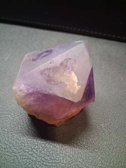 Rough amethyst - Amethyst Crystal Point - 4.6 x 4.2 cm