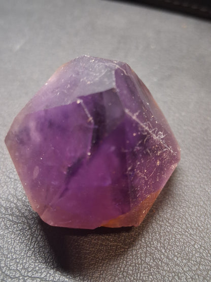 Rough amethyst - Amethyst Crystal Point - 4.0 x 3.9 cm