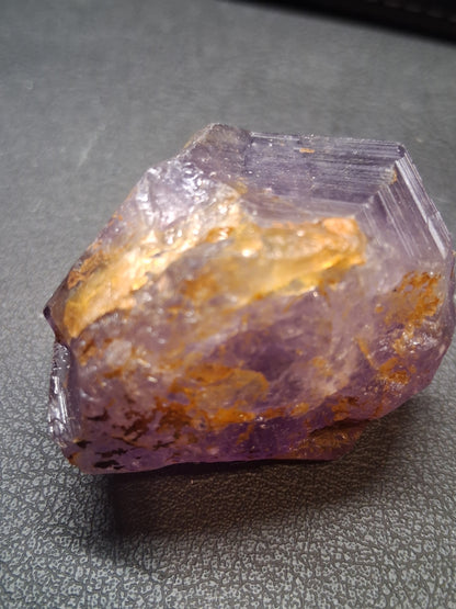 Rough amethyst - Amethyst Crystal Point - 4.0 x 3.9 cm