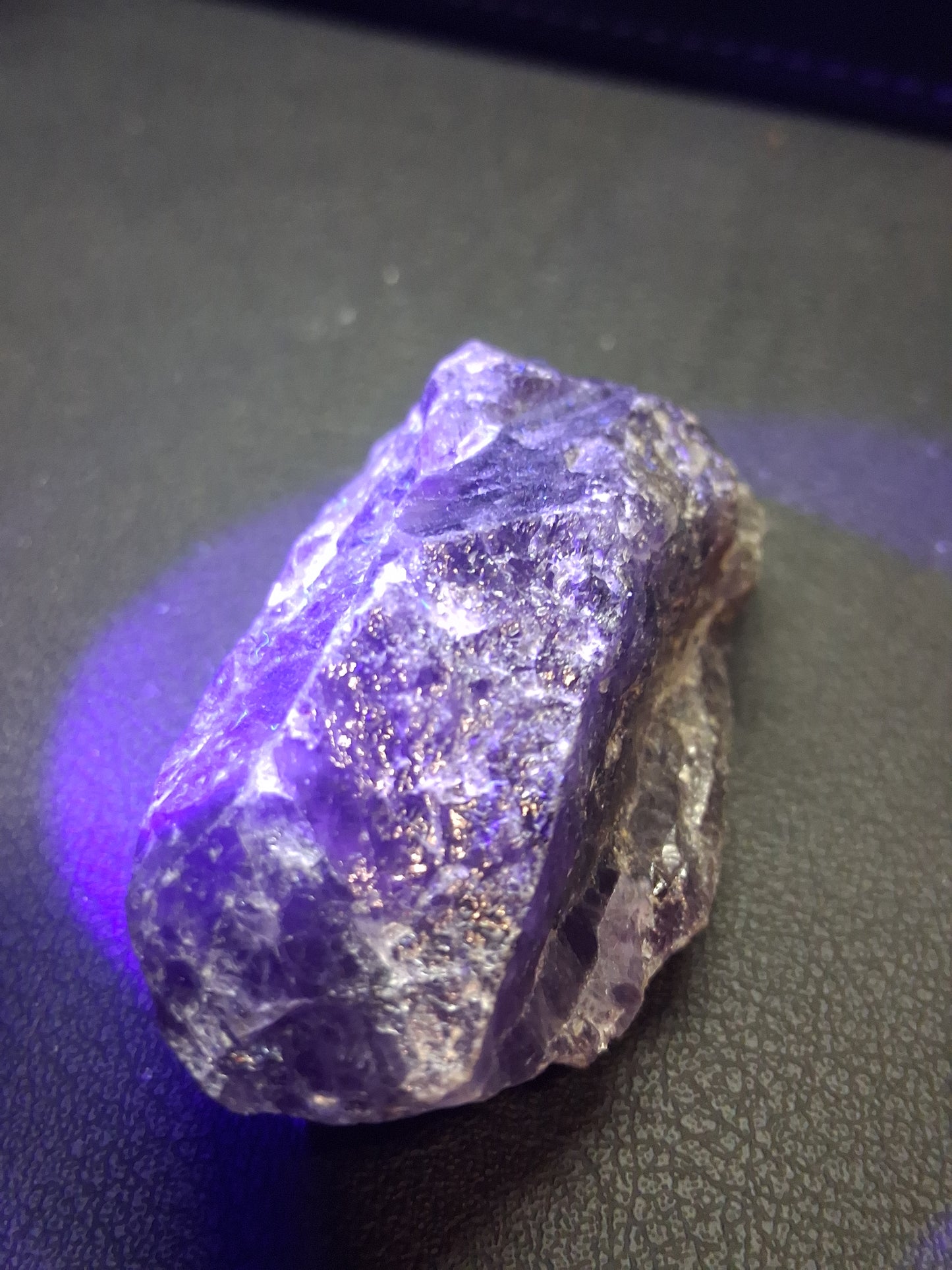 Natural Rough Amethyst Crystal – 63 g – 6 cm - deep purple