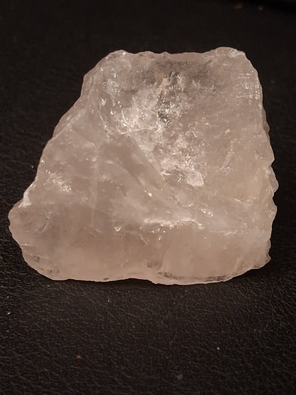 Natural Rough Rose Quartz – 106.725 ct – 36.3 × 31.3 × 18.4 mm – Natural Pink Quartz Crystal
