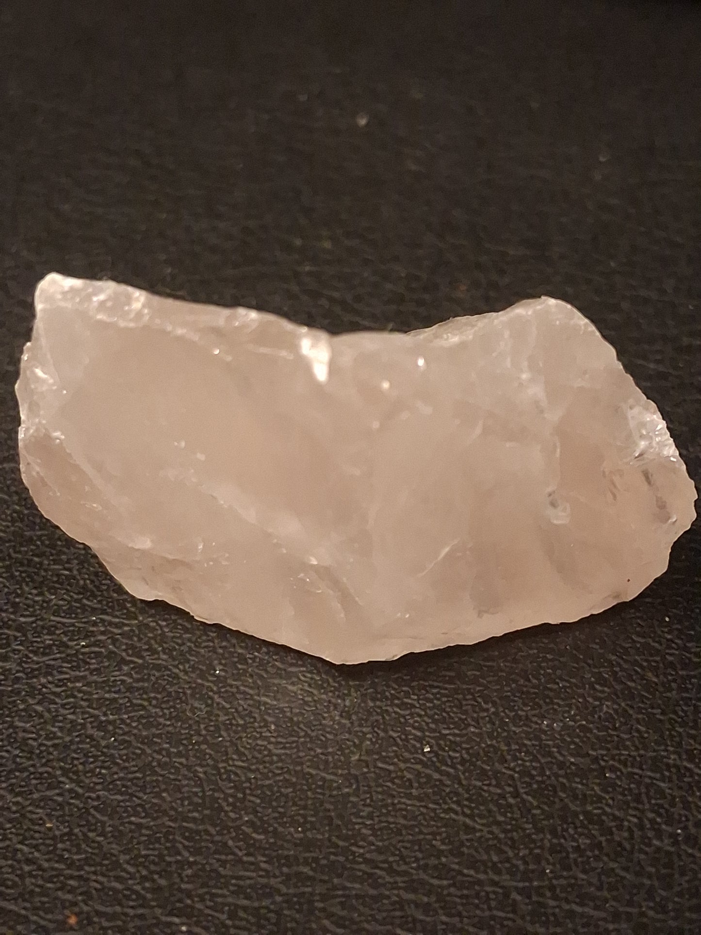 Natural Rough Rose Quartz – 106.725 ct – 36.3 × 31.3 × 18.4 mm – Natural Pink Quartz Crystal