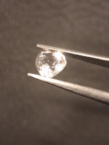 Natural Very light pink Morganite - 0.425 ct - heart - unheated