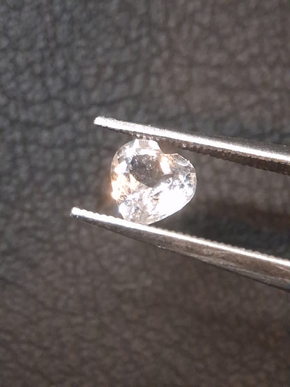 Natural Very light pink Morganite - 0.461 ct - heart - unheated