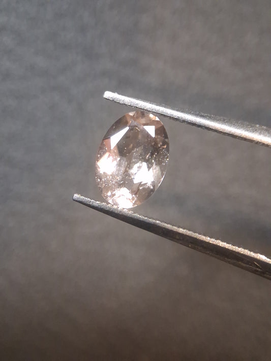 Morganite rose pêche subtile naturelle - 0,758 ct - ovale - non chauffée
