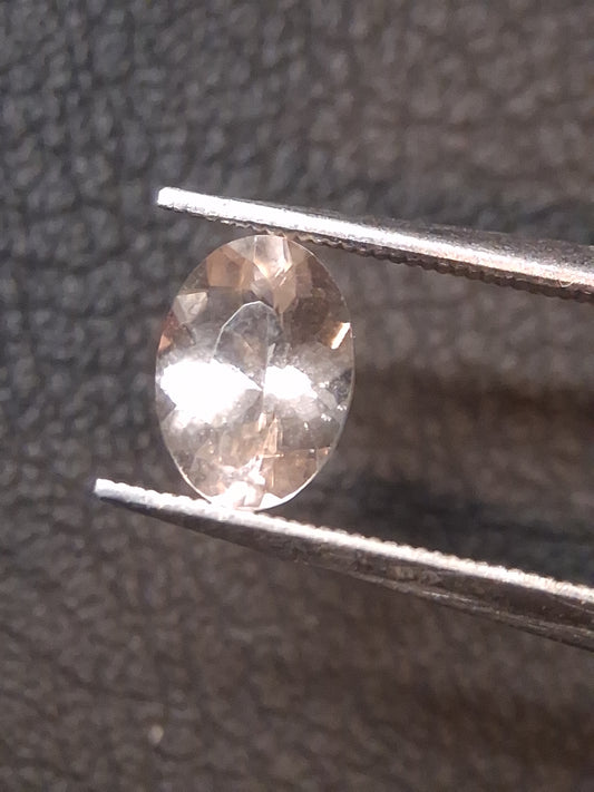 Morganite rose pêche naturel subtil - 5*7 mm - 0,651 ct - ovale - non chauffé