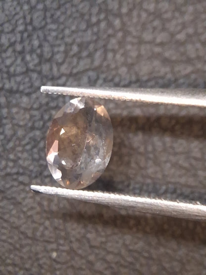 Natural subtle peach pink Morganite - 5*7 mm - 0.651 ct - oval - unheated