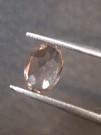 Natural subtle peach pink Morganite - 5*7 mm - 0.765 ct - oval - unheated