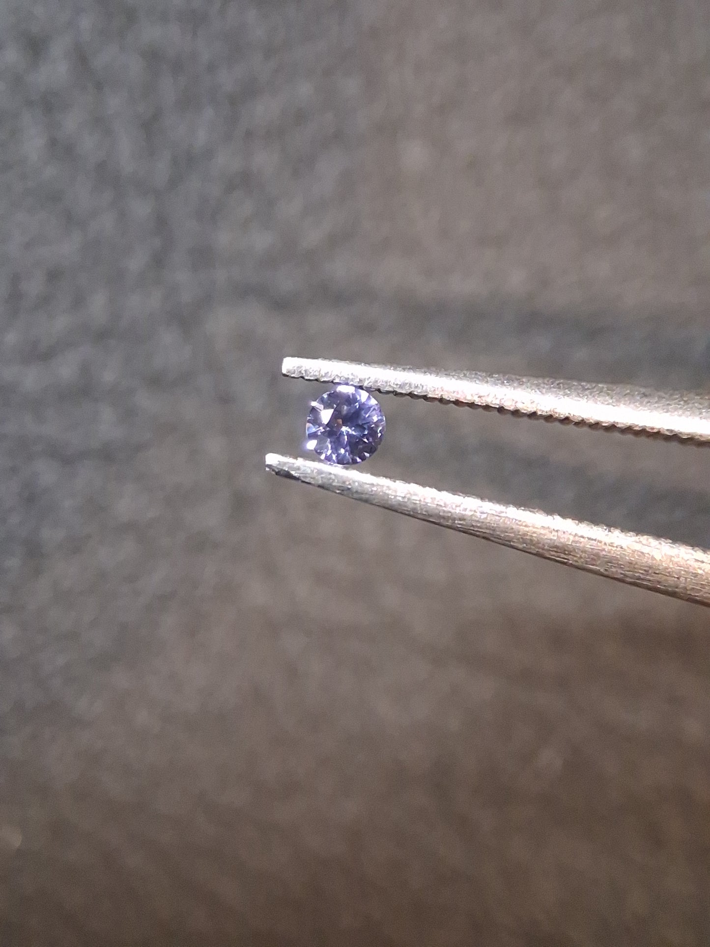 natural tanzanite - round - 2mm - violet blue - Tanzania