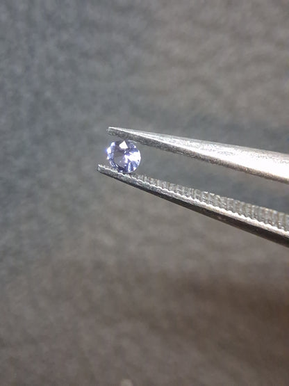 Tanzanite Naturelle Ronde Brillant 0,035 ct – 2,0 mm | Doucement Chauffée | Tanzanie