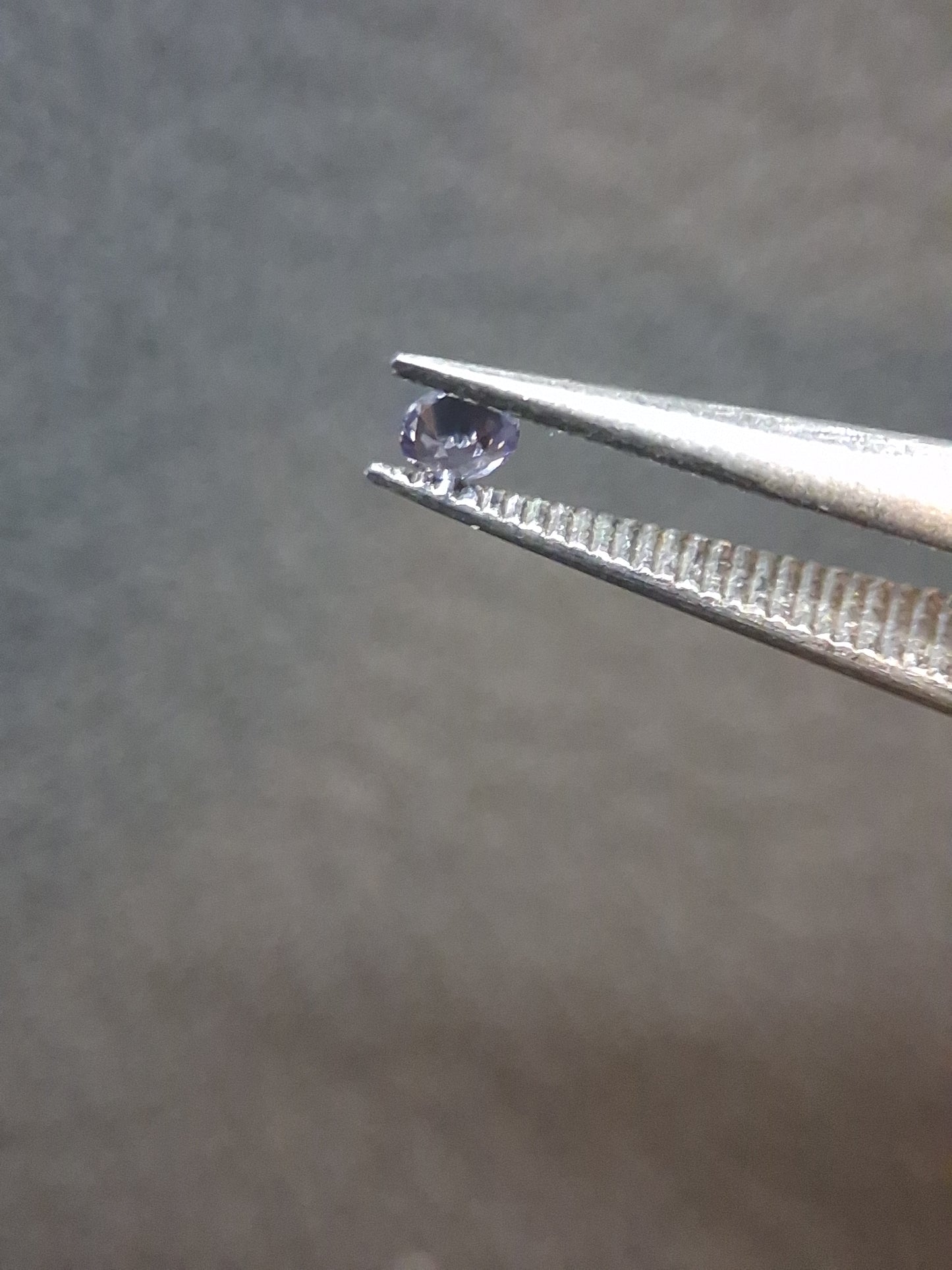 Tanzanite Naturelle Ronde Brillant 0,035 ct – 2,0 mm | Doucement Chauffée | Tanzanie