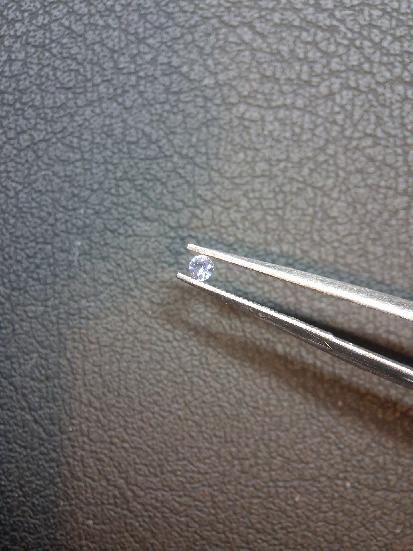 Natural Tanzanite Round Brilliant Cut 0.036 ct – 2.0 mm | Gently Heated