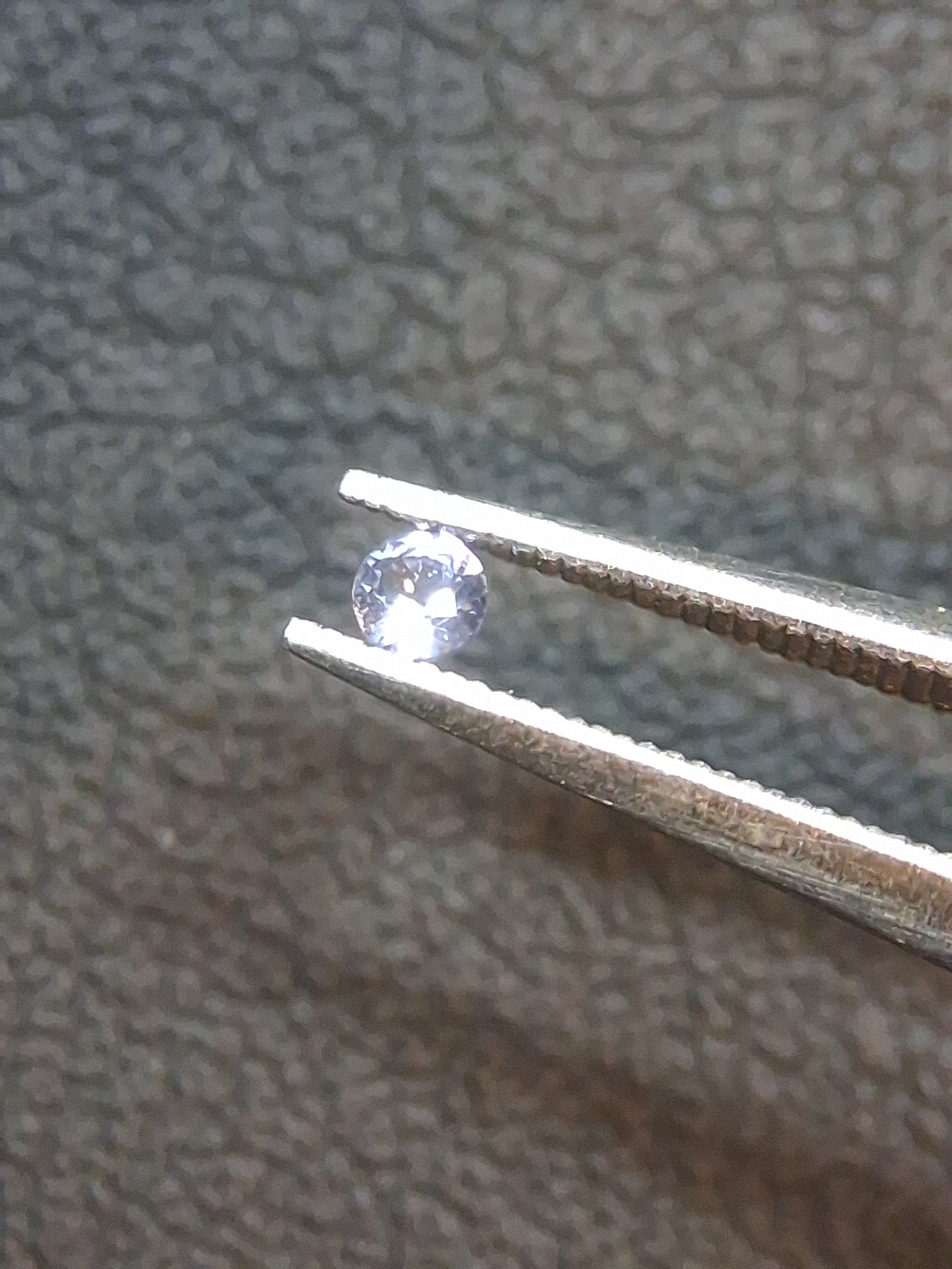 Natural Tanzanite Round Brilliant Cut 0.036 ct – 2.0 mm | Gently Heated