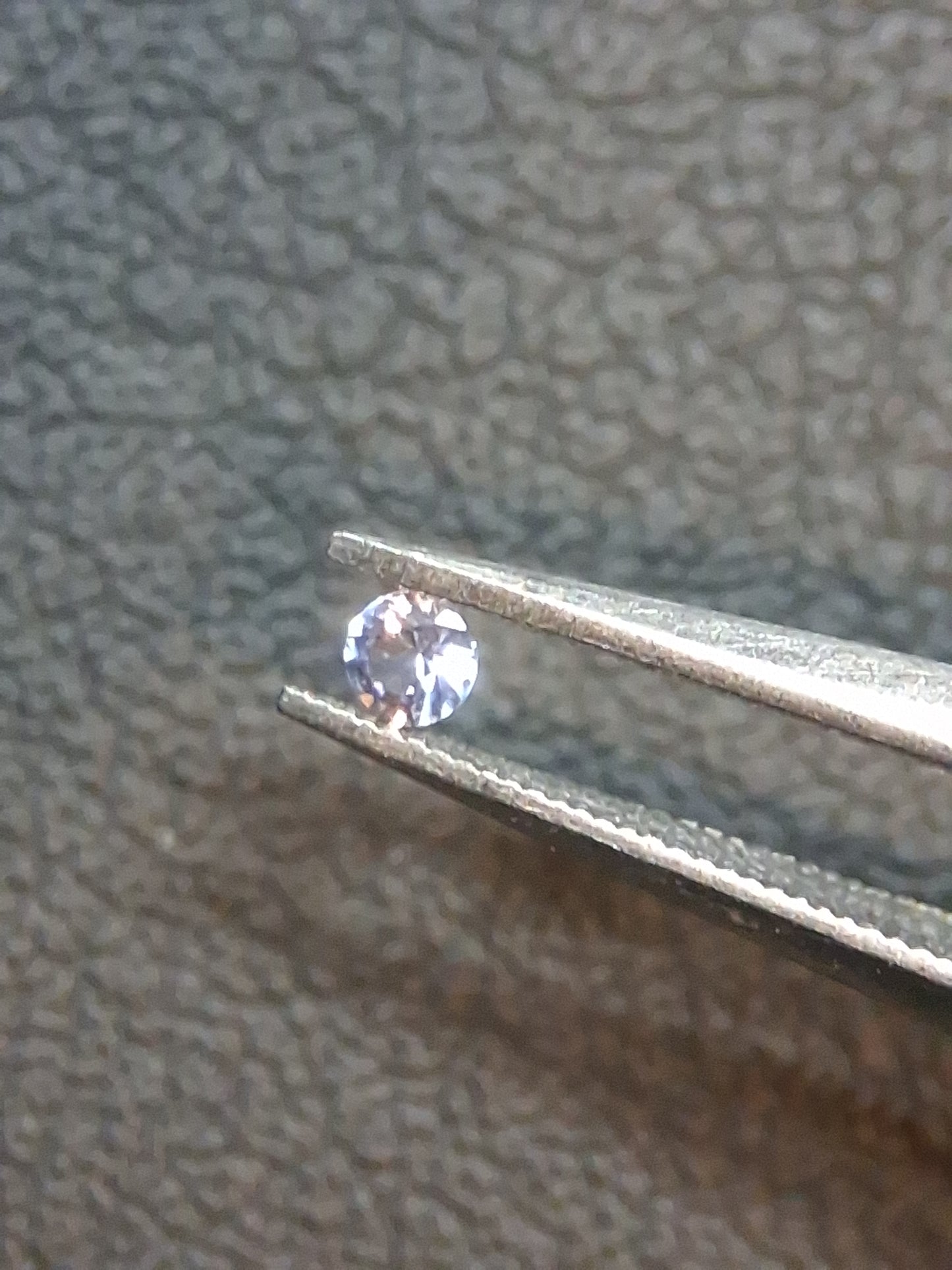 Natural Tanzanite Round Brilliant Cut 0.036 ct – 2.0 mm | Gently Heated
