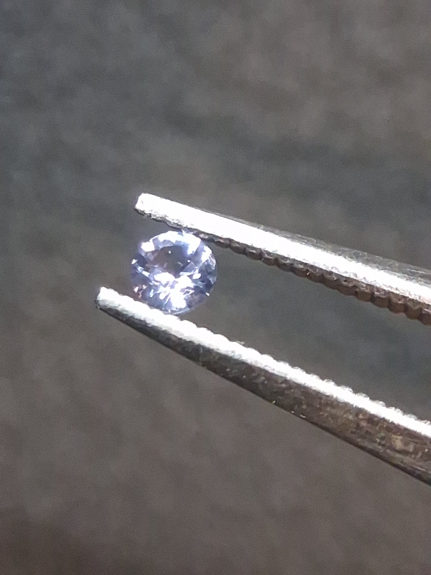 Tanzanite Naturale Taglio Brillante Rotondo 0,030 ct – 2 mm | Delicatamente Riscaldata | Collezione Premium