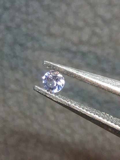 Tanzanite Naturale Taglio Brillante Rotondo 0,030 ct – 2 mm | Delicatamente Riscaldata | Collezione Premium