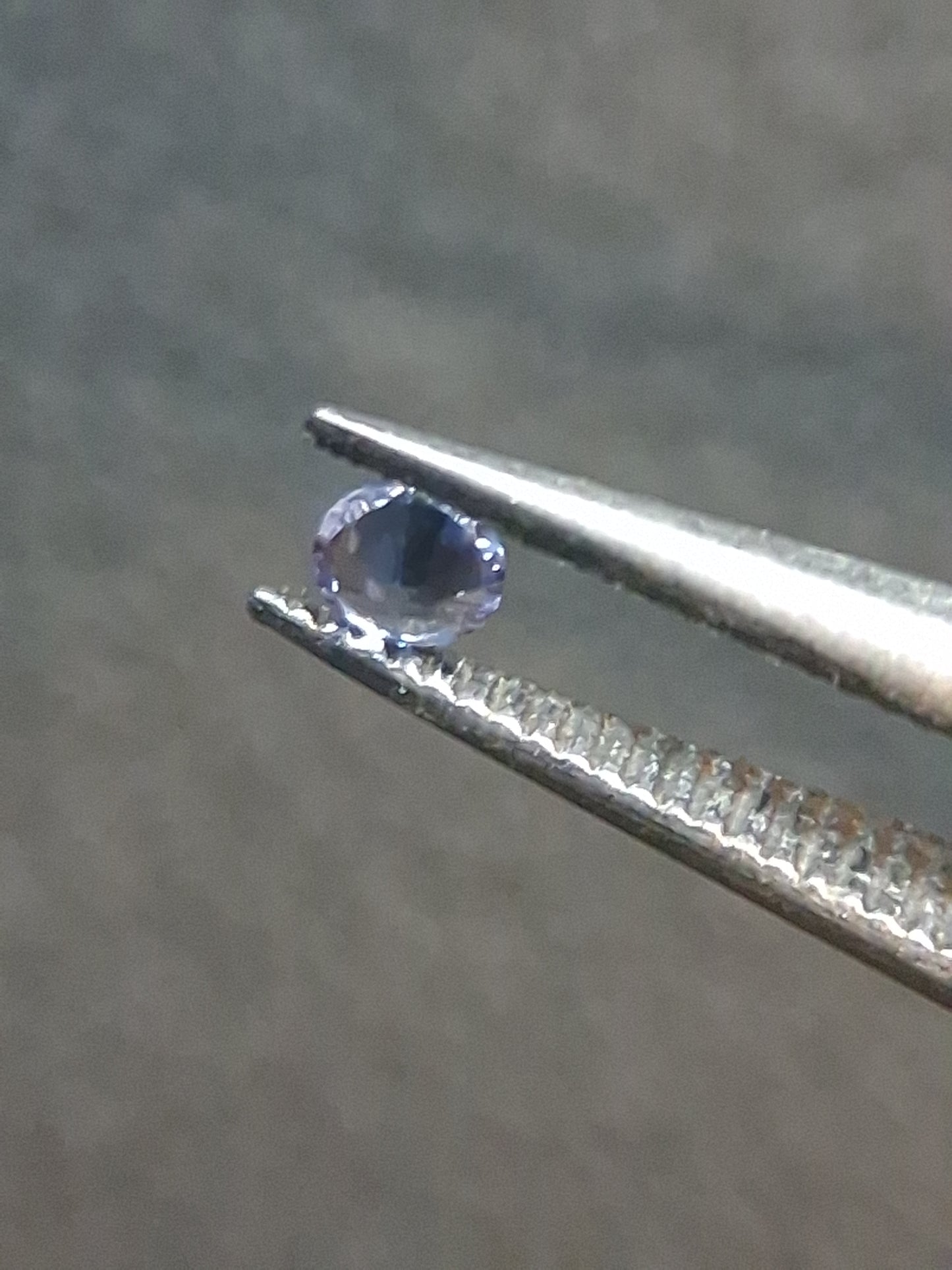 Tanzanite Naturale Taglio Brillante Rotondo 0,030 ct – 2 mm | Delicatamente Riscaldata | Collezione Premium