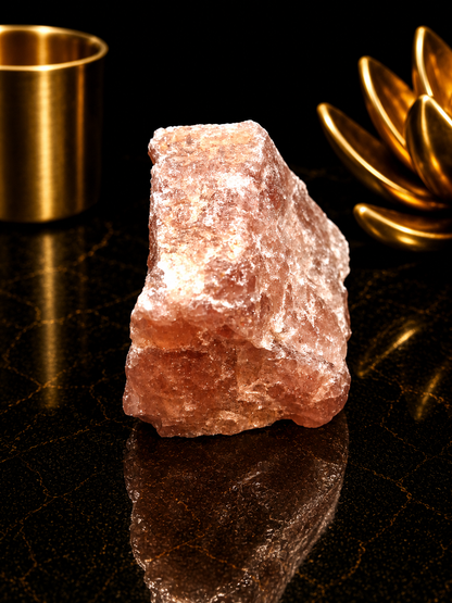Natural Rough Strawberry Quartz Crystal – 4 x 3 cm – Collector & Display Stone