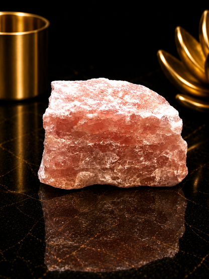 Natural Rough Strawberry Quartz Crystal – 4 x 3 cm – Collector & Display Stone