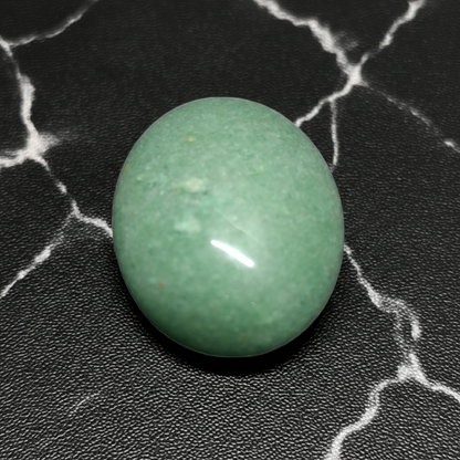 Pietra di Avventurina Verde Naturale Levigata – Cristallo Ovale Lucidato Tascabile – 166,600 ct