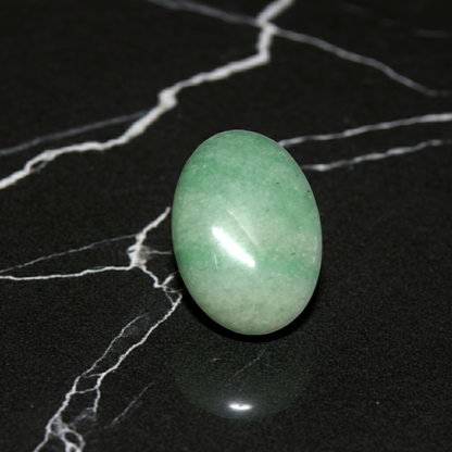 Pietra burattata ovale di avventurina verde naturale – Cristallo da taschino lucidato – 168,630 ct (4,54 × 3,57 × 1,45 cm)